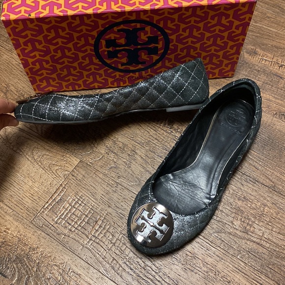 Tory Burch Quinn Ballet Suede Quilted Black + Silver Ballett Flats 8 - Picture 4 of 11